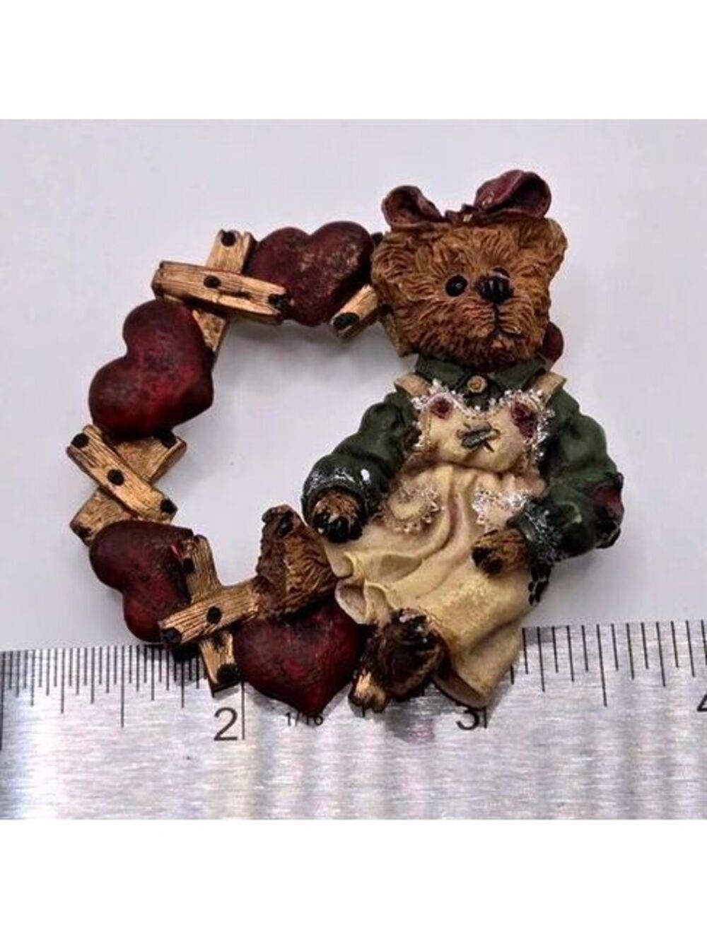 Vintage Boyds Bears Country Heart Wreath Resin Brooch Pin